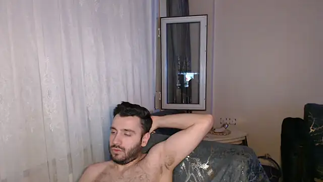 Snapshot of handsomeee04 chatting on 07-11-26, 10:44 handsomeee04 online show from 07-11-26, 10:44