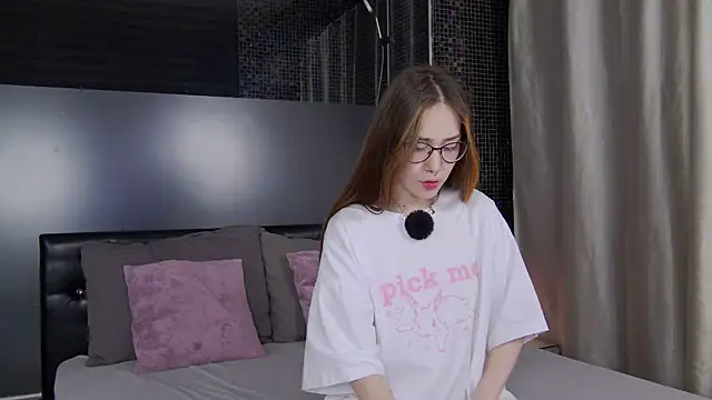 SashaMeow online show from 11-06-25, 04:19