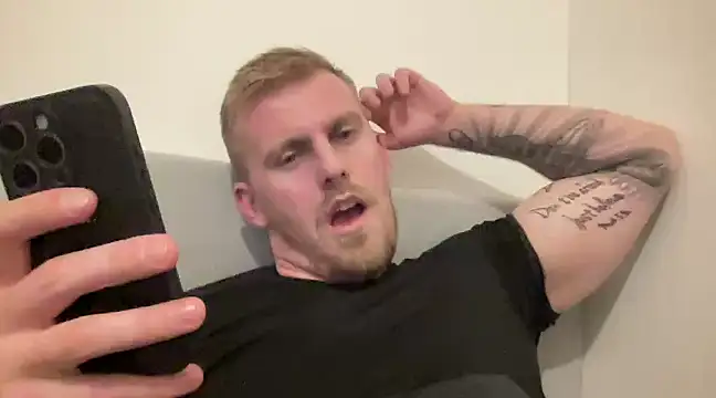 BulkAndTattoos online show from 12-24-24, 06:17