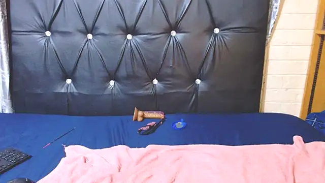 EROTIC BARBIE28 online show from 05-24-26, 05:51