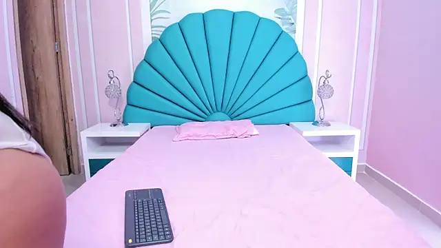 Snapshot of Daphne_Fox_ chatting on 01-15-25, 02:24 Daphne Fox online show from 01-15-25, 02:24