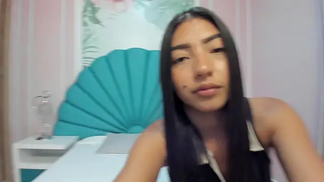 Snapshot of Daphne_Fox_ chatting on 02-19-25, 05:27 Daphne Fox online show from 02-19-25, 05:27