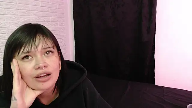 Snapshot of rousstattoo chatting on 01-05-25, 05:20 rousstattoo online show from 01-05-25, 05:20