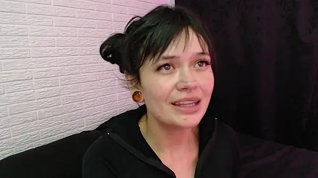 Snapshot of rousstattoo chatting on 01-07-25, 07:42 rousstattoo online show from 01-07-25, 07:42