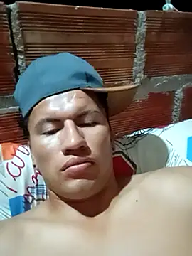 Snapshot of restrepo99 chatting on 12-22-24, 06:39 restrepo99 online show from 12-22-24, 06:39