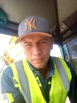 Snapshot of restrepo99 chatting on 03-21-25, 07:24 restrepo99 online show from 03-21-25, 07:24