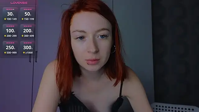Cuteroxyfoxy online show from 07-14-26, 04:45