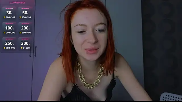 Cuteroxyfoxy online show from 07-18-26, 06:17