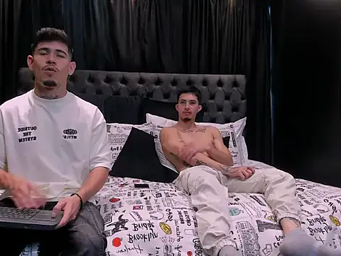 hell twink online show from 02-15-26, 09:11