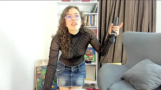 Snapshot of TORALAY chatting on 01-11-25, 01:53 TORALAY online show from 01-11-25, 01:53