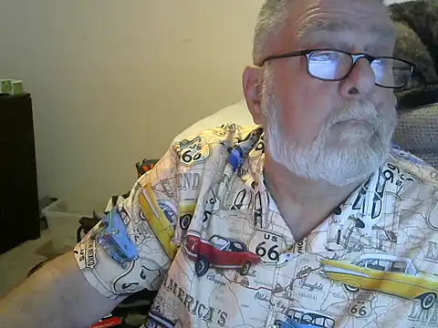 Snapshot of viejo_oso chatting on 10-12-25, 04:50 viejo oso online show from 10-12-25, 04:50