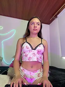 Snapshot of Valen_sr_ chatting on 12-28-24, 08:36 Valen sr  online show from 12-28-24, 08:36