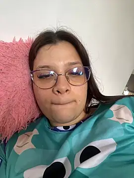 Snapshot of Sophia_cyrus11 chatting on 12-25-24, 04:43 Sophia cyrus11 online show from 12-25-24, 04:43