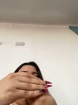 Snapshot of Sophia_cyrus11 chatting on 01-13-25, 01:39 Sophia cyrus11 online show from 01-13-25, 01:39