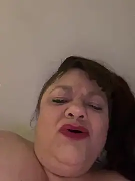 Snapshot of Luciouslouise72@xh chatting on 03-16-26, 05:44 Luciouslouise72xh online show from 03-16-26, 05:44
