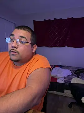 Snapshot of cloudy_couple444 chatting on 01-03-25, 11:57 cloudy couple444 online show from 01-03-25, 11:57