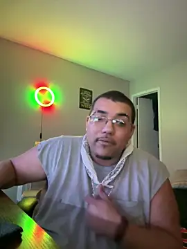 Snapshot of cloudy_couple444 chatting on 02-08-25, 08:09 cloudy couple444 online show from 02-08-25, 08:09