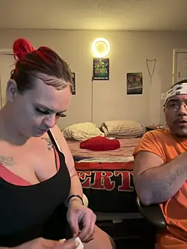 Snapshot of cloudy_couple444 chatting on 03-15-25, 08:37 cloudy couple444 online show from 03-15-25, 08:37