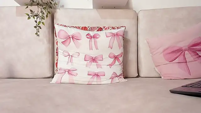 Carolina Burninng online show from 03-08-25, 02:23