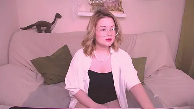 Snapshot of TessPleasure chatting on 12-26-24, 03:49 TessPleasure online show from 12-26-24, 03:49