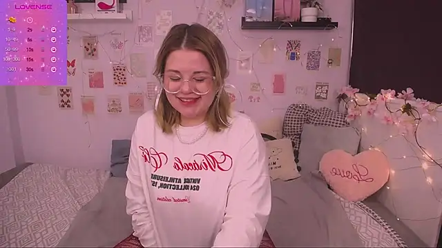 Snapshot of TessPleasure chatting on 01-02-25, 05:57 TessPleasure online show from 01-02-25, 05:57