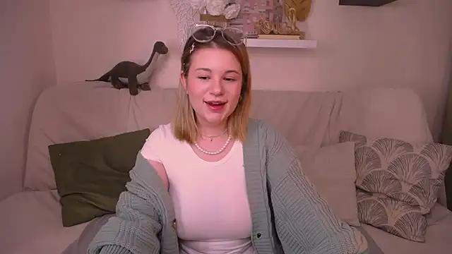 Snapshot of TessPleasure chatting on 01-22-25, 06:31 TessPleasure online show from 01-22-25, 06:31