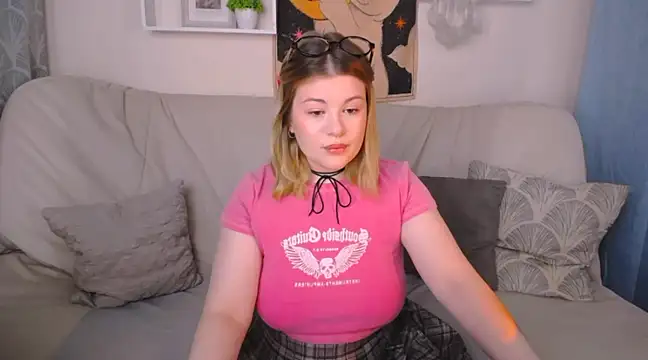 Snapshot of TessPleasure chatting on 01-31-25, 04:47 TessPleasure online show from 01-31-25, 04:47