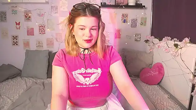 Snapshot of TessPleasure chatting on 01-31-25, 02:28 TessPleasure online show from 01-31-25, 02:28