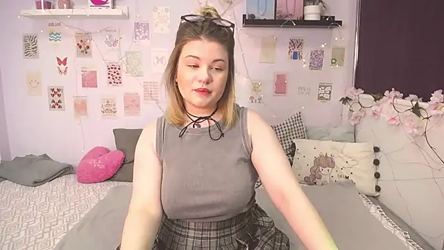 Snapshot of TessPleasure chatting on 02-03-25, 04:57 TessPleasure online show from 02-03-25, 04:57