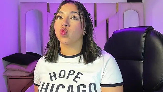 IsabellRodriguez18 online show from 04-04-26, 02:54