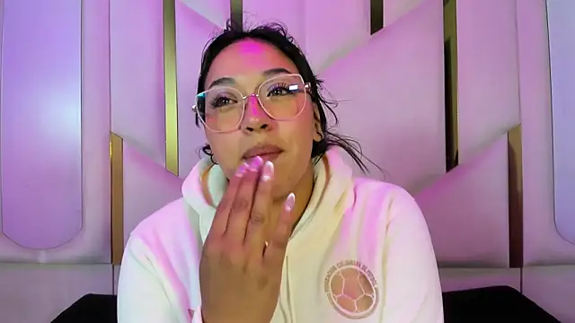 Snapshot of IsabellRodriguez18 chatting on 06-07-26, 04:16 IsabellRodriguez18 online show from 06-07-26, 04:16