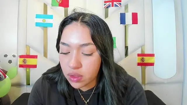 Snapshot of IsabellRodriguez18 chatting on 06-13-26, 04:21 IsabellRodriguez18 online show from 06-13-26, 04:21
