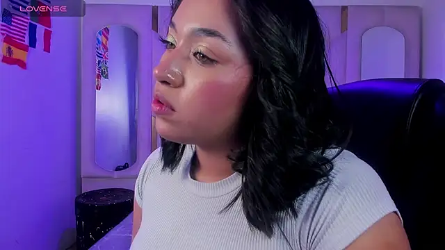 Snapshot of IsabellRodriguez18 chatting on 06-26-26, 04:28 IsabellRodriguez18 online show from 06-26-26, 04:28