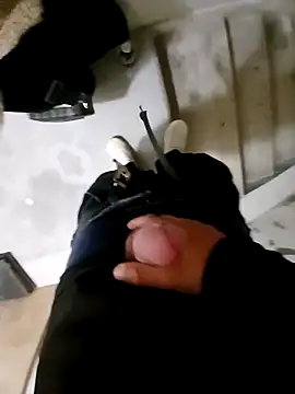 Snapshot of rominoucoquin chatting on 11-09-25, 02:32 rominoucoquin online show from 11-09-25, 02:32