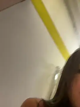 Snapshot of MikeAndJessy chatting on 03-21-25, 03:22 MikeAndJessy online show from 03-21-25, 03:22