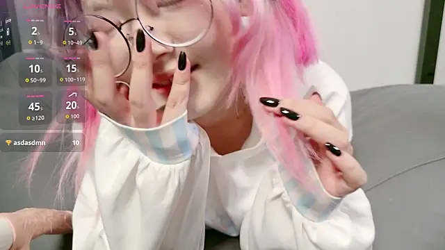 Yu UwU  online show from 06-07-26, 01:48