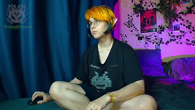 TrickyKitsune online show from 07-04-26, 04:02
