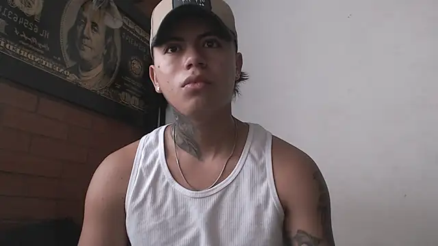 Snapshot of Thiago_x_Sahara chatting on 01-13-25, 11:52 Thiago x Sahara online show from 01-13-25, 11:52