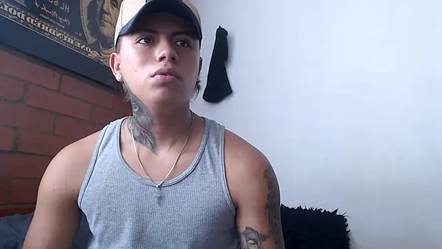 Snapshot of Thiago_x_Sahara chatting on 01-15-25, 03:07 Thiago x Sahara online show from 01-15-25, 03:07