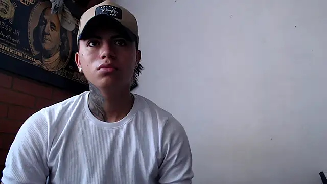 Snapshot of Thiago_x_Sahara chatting on 01-17-25, 12:31 Thiago x Sahara online show from 01-17-25, 12:31