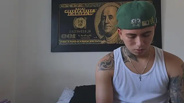 Snapshot of Thiago_x_Sahara chatting on 09-22-25, 12:51 Thiago x Sahara online show from 09-22-25, 12:51