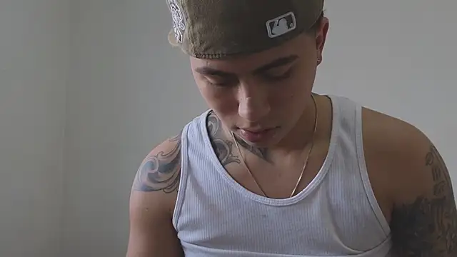 Snapshot of Thiago_x_Sahara chatting on 11-03-25, 12:06 Thiago x Sahara online show from 11-03-25, 12:06