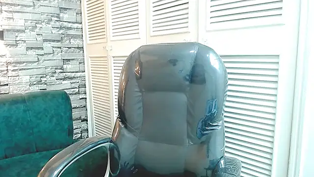 Warning Boy online show from 12-29-24, 09:52