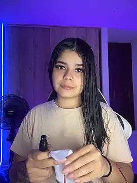 Snapshot of pretty_angela1 chatting on 06-17-26, 08:17 pretty angela1 online show from 06-17-26, 08:17