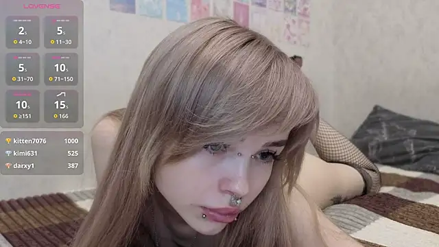Snapshot of emodreamgirl chatting on 07-10-26, 10:34 emodreamgirl online show from 07-10-26, 10:34