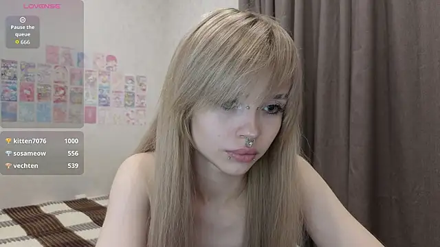 Snapshot of emodreamgirl chatting on 07-17-26, 06:13 emodreamgirl online show from 07-17-26, 06:13