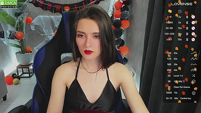 niki cutes online show from 10-31-25, 01:06