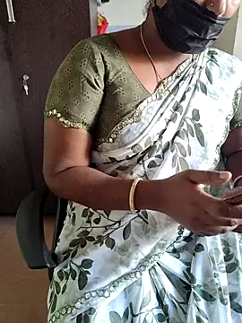 Snapshot of Tamil_roja69 chatting on 04-22-26, 03:31 Tamil roja69 online show from 04-22-26, 03:31