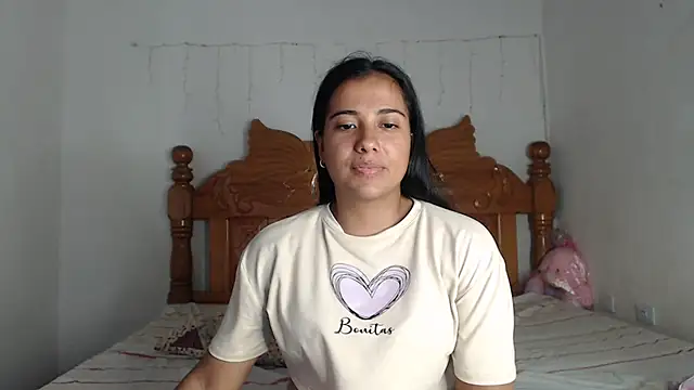 Coral0403 online show from 01-29-25, 07:32