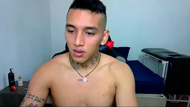 Snapshot of David_Adams2003 chatting on 01-11-25, 02:25 David Adams2003 online show from 01-11-25, 02:25